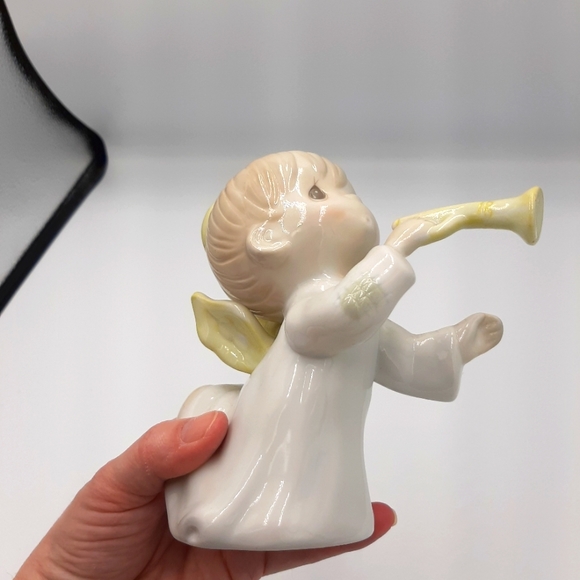 Tree Topper Precious Moments Angel - Picture 1 of 10